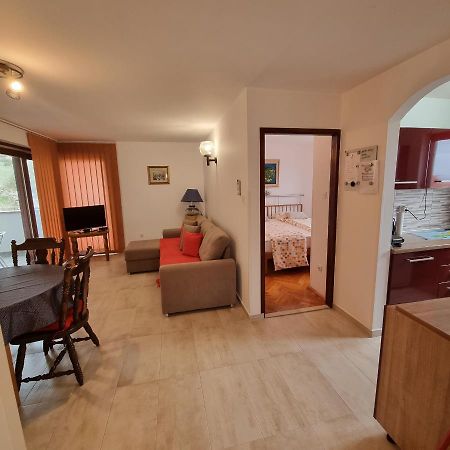 Apartments Katja Mali Losinj Ngoại thất bức ảnh